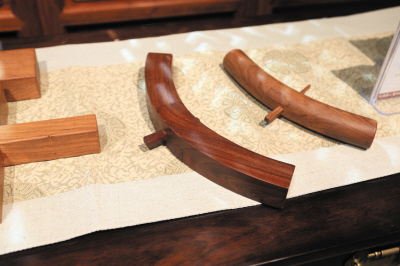 紅木家具開(kāi)裂、變形、松動(dòng)怎么解決?