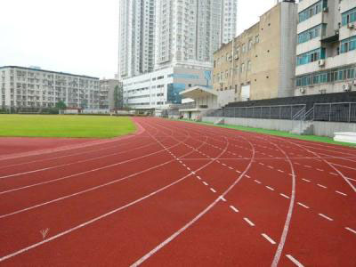 切合現(xiàn)代客戶 打造感性塑膠跑道廠家