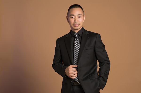 人物觀|柯尚木門羅杰:用細致情感做原創(chuàng)匠心木門 人物觀|柯尚木門羅杰:用細致情感做原創(chuàng)匠心木門