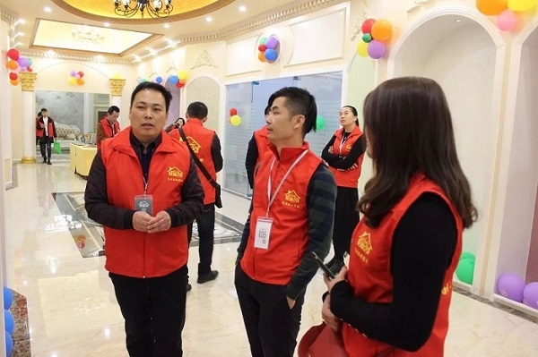 愛(ài)麗舍建材: 藝術(shù)涂料藍(lán)海中勇博激流 愛(ài)麗舍建材: 藝術(shù)涂料藍(lán)海中勇博激流