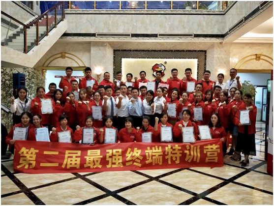 《聚焦伊盾榜樣》第一期:伊盾始興店李總的成功創(chuàng)業(yè)之路