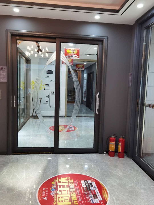 《聚焦伊盾榜樣》第八期:浙湖北鐘祥店鄭總年入500萬(wàn)的創(chuàng)業(yè)路!