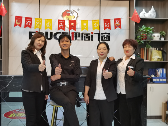 《聚焦伊盾榜樣》第八期:浙湖北鐘祥店鄭總年入500萬(wàn)的創(chuàng)業(yè)路!