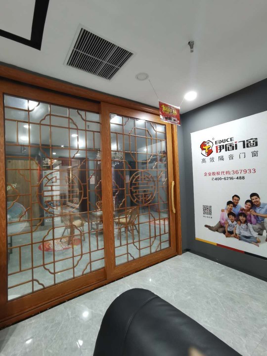《聚焦伊盾榜樣》第八期:浙湖北鐘祥店鄭總年入500萬(wàn)的創(chuàng)業(yè)路!
