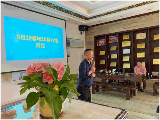 砥礪前行，沖鋒11月：雷諾優(yōu)秀銷售精英們業(yè)績表彰