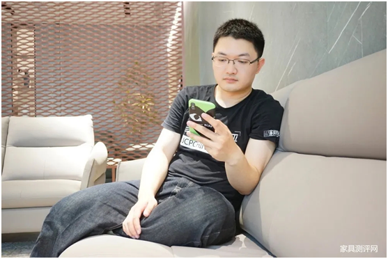 庫萊雅家居：老師們，別總是站著，坐下來休息一下